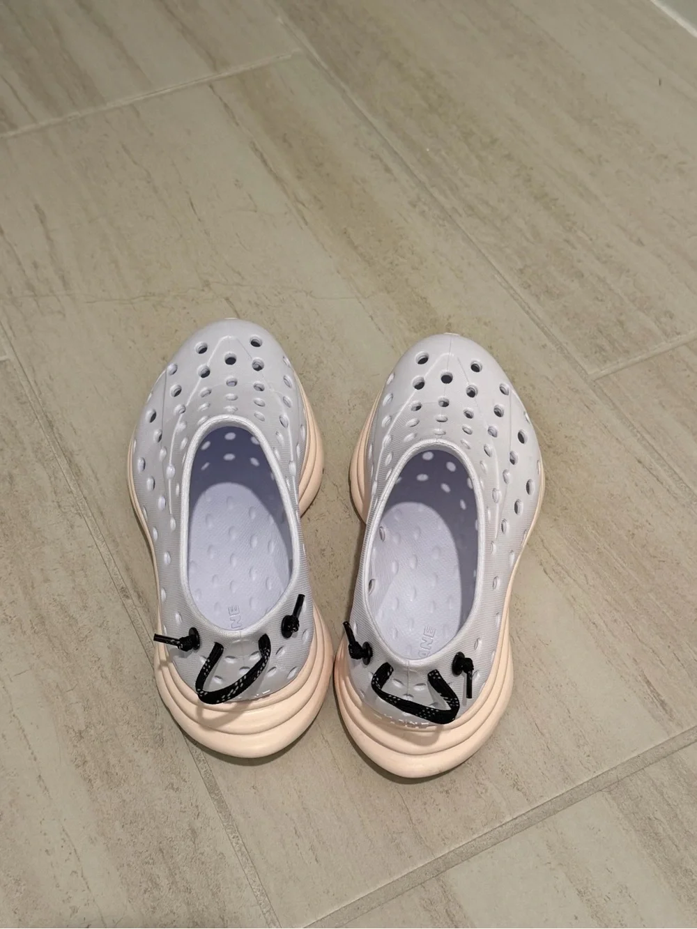 Kane Revive Active Recovery Shoe Women’s Size 6